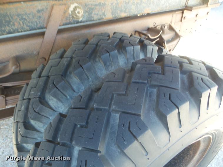 image for item DA7683 1964 Ford F800 dump truck