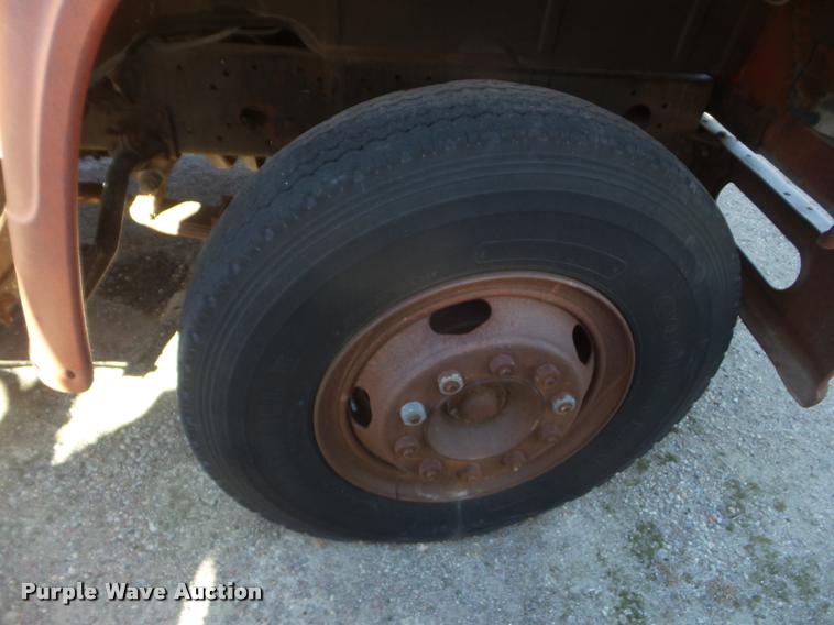image for item DA7683 1964 Ford F800 dump truck