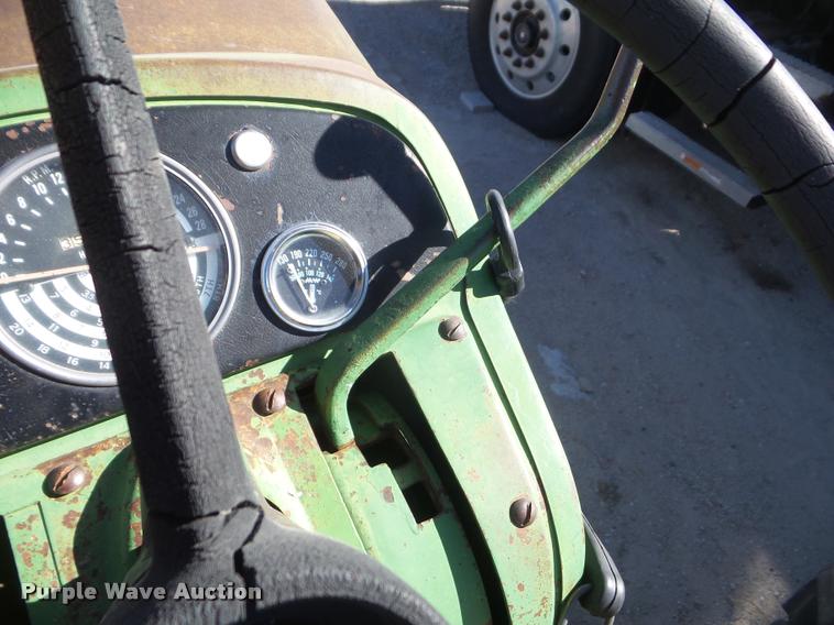 image for item DA7685 1962 John Deere 2010 tractor