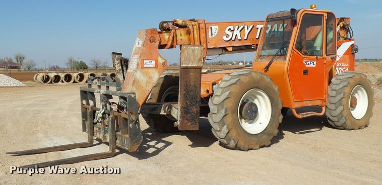 image for item DB0129 2002 SkyTrak 10054 telehandler