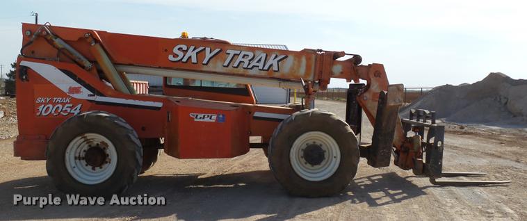image for item DB0129 2002 SkyTrak 10054 telehandler