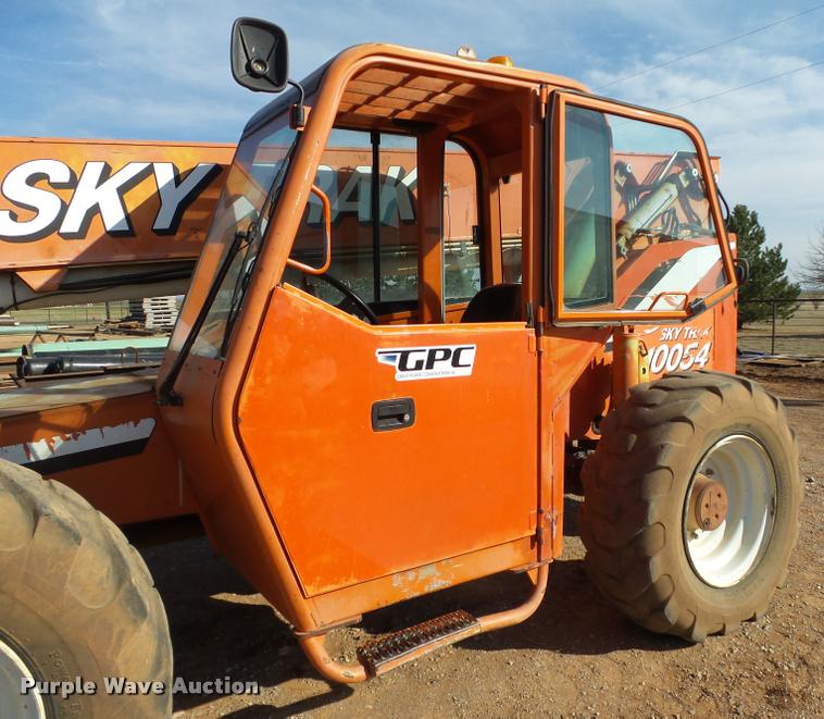 image for item DB0129 2002 SkyTrak 10054 telehandler