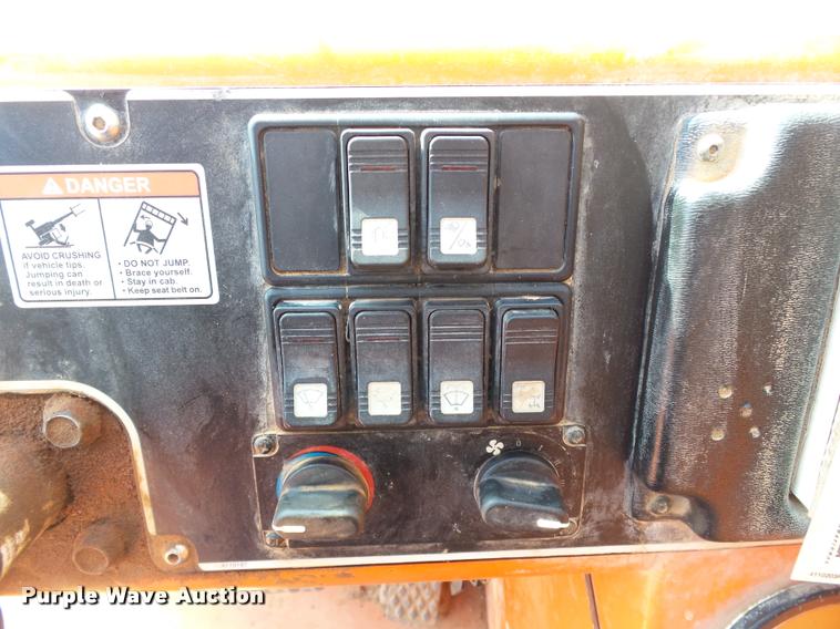 image for item DB0129 2002 SkyTrak 10054 telehandler