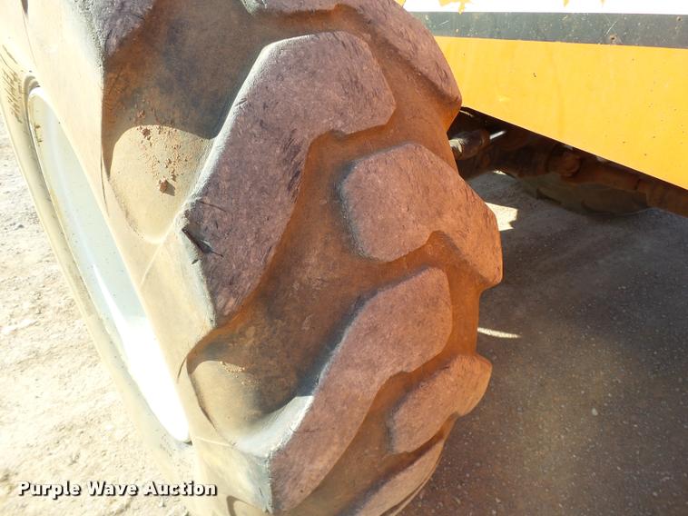 image for item DB0129 2002 SkyTrak 10054 telehandler