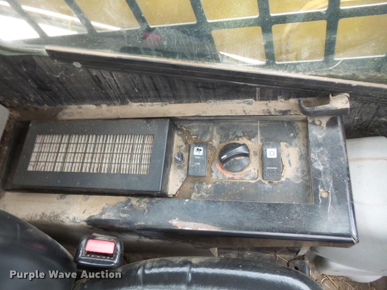 image for item DB0515 2006 Caterpillar 247B skid steer