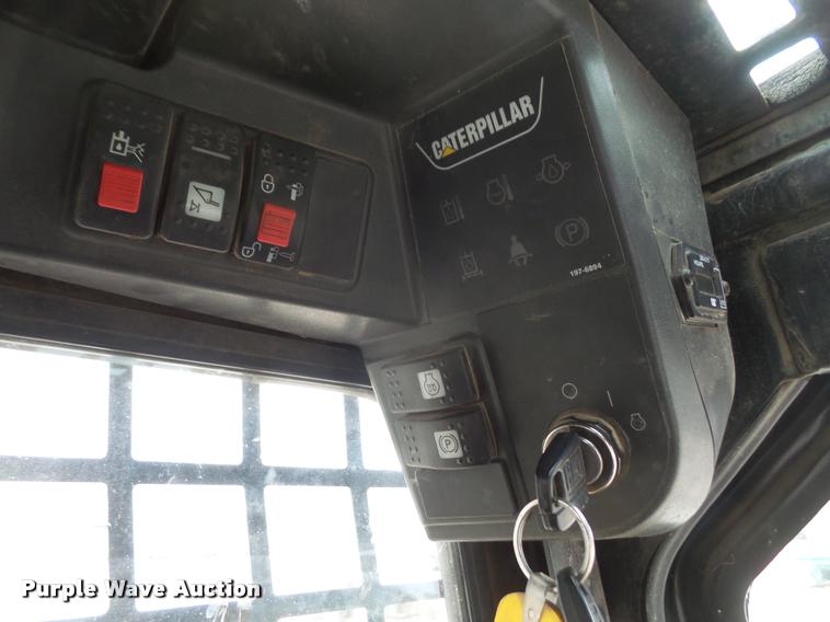 image for item DB0515 2006 Caterpillar 247B skid steer