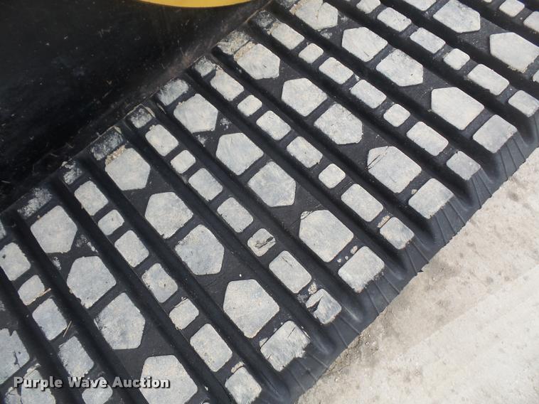 image for item DB0515 2006 Caterpillar 247B skid steer