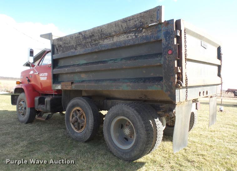 image for item DB0647 1986 GMC TopKick 7000 dump truck