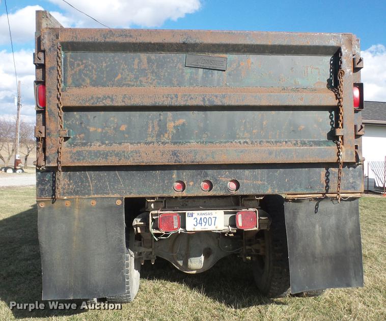 image for item DB0647 1986 GMC TopKick 7000 dump truck