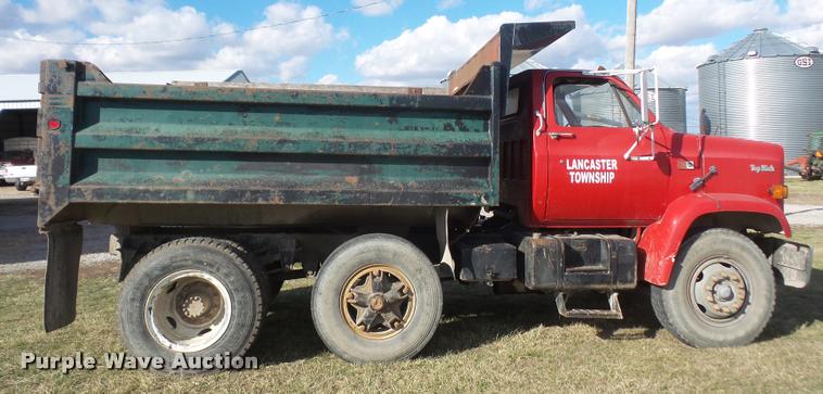 image for item DB0647 1986 GMC TopKick 7000 dump truck