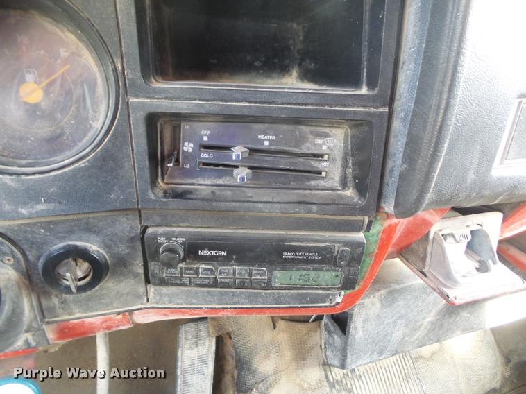 image for item DB0647 1986 GMC TopKick 7000 dump truck