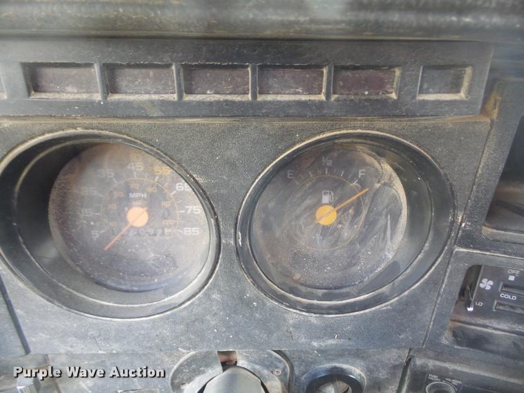 image for item DB0647 1986 GMC TopKick 7000 dump truck