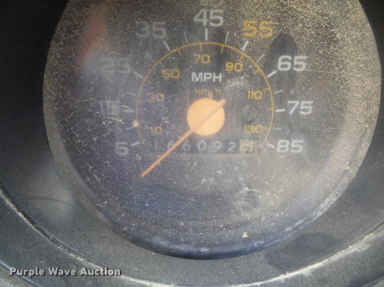 image for item DB0647 1986 GMC TopKick 7000 dump truck