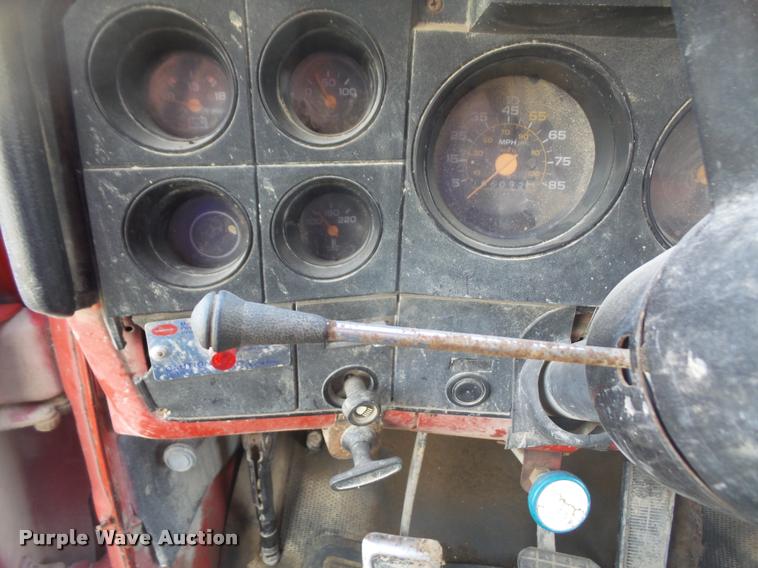 image for item DB0647 1986 GMC TopKick 7000 dump truck