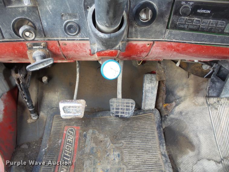 image for item DB0647 1986 GMC TopKick 7000 dump truck