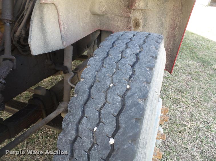 image for item DB0647 1986 GMC TopKick 7000 dump truck