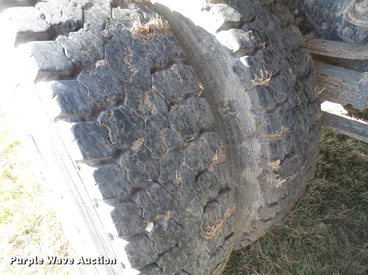 image for item DB0647 1986 GMC TopKick 7000 dump truck