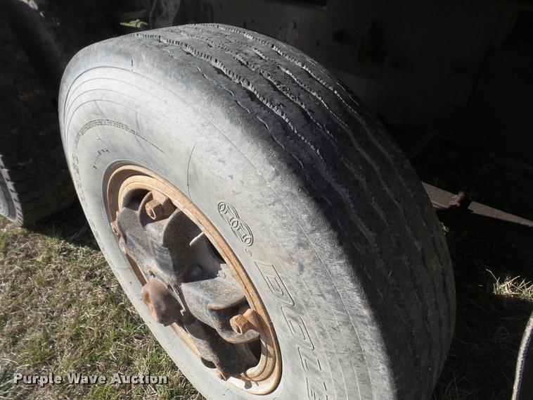 image for item DB0647 1986 GMC TopKick 7000 dump truck