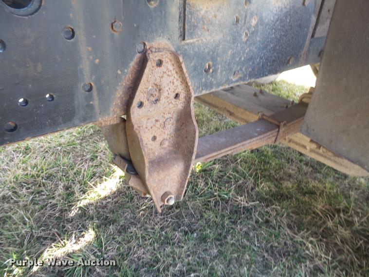 image for item DB0647 1986 GMC TopKick 7000 dump truck