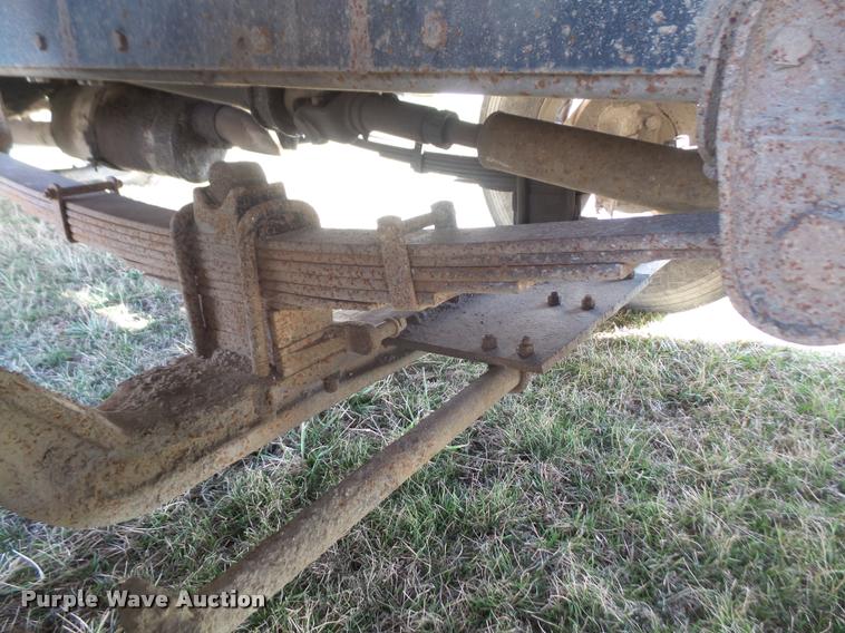 image for item DB0647 1986 GMC TopKick 7000 dump truck