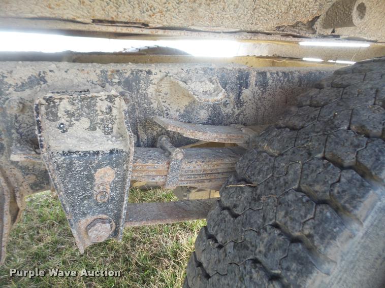 image for item DB0647 1986 GMC TopKick 7000 dump truck