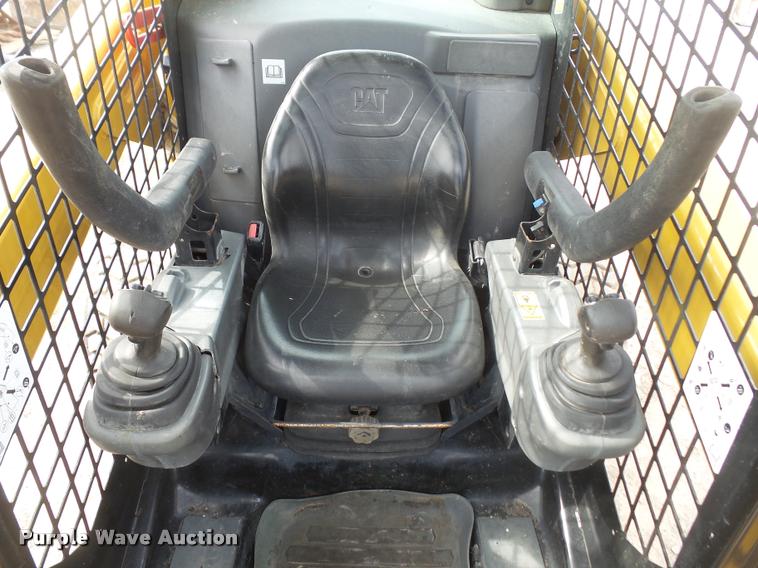 image for item DB0654 2014 Caterpillar 272D skid steer