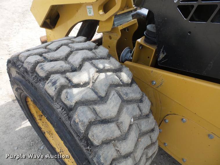 image for item DB0654 2014 Caterpillar 272D skid steer