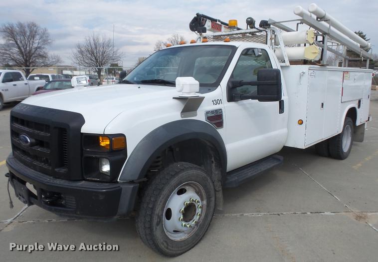 image for item DB0664 2008 Ford F550 Super Duty service truck with crane