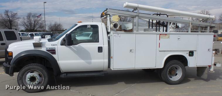image for item DB0664 2008 Ford F550 Super Duty service truck with crane