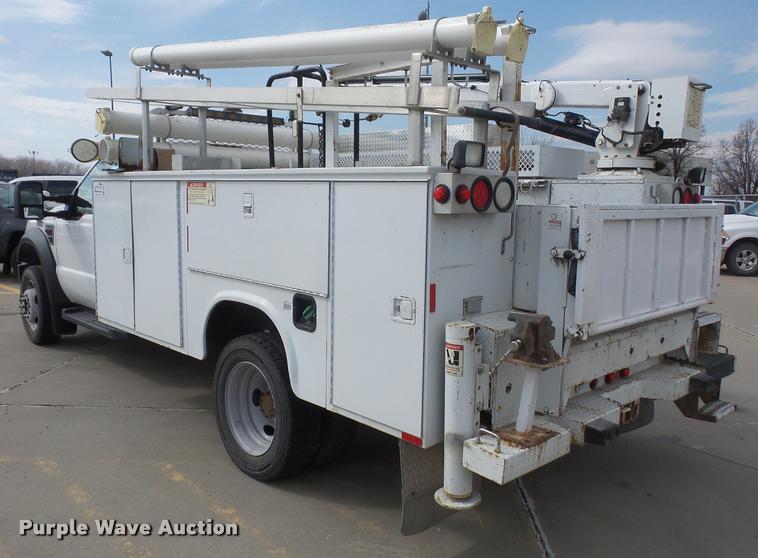 image for item DB0664 2008 Ford F550 Super Duty service truck with crane