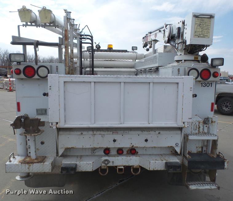 image for item DB0664 2008 Ford F550 Super Duty service truck with crane