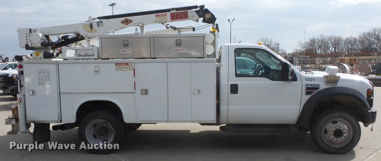 image for item DB0664 2008 Ford F550 Super Duty service truck with crane