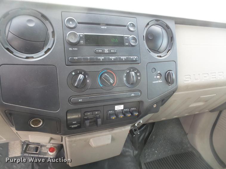 image for item DB0664 2008 Ford F550 Super Duty service truck with crane