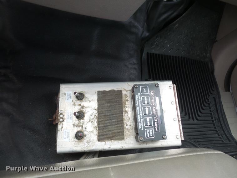 image for item DB0664 2008 Ford F550 Super Duty service truck with crane