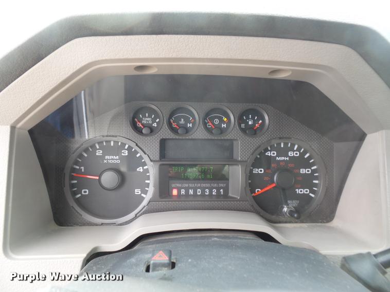 image for item DB0664 2008 Ford F550 Super Duty service truck with crane