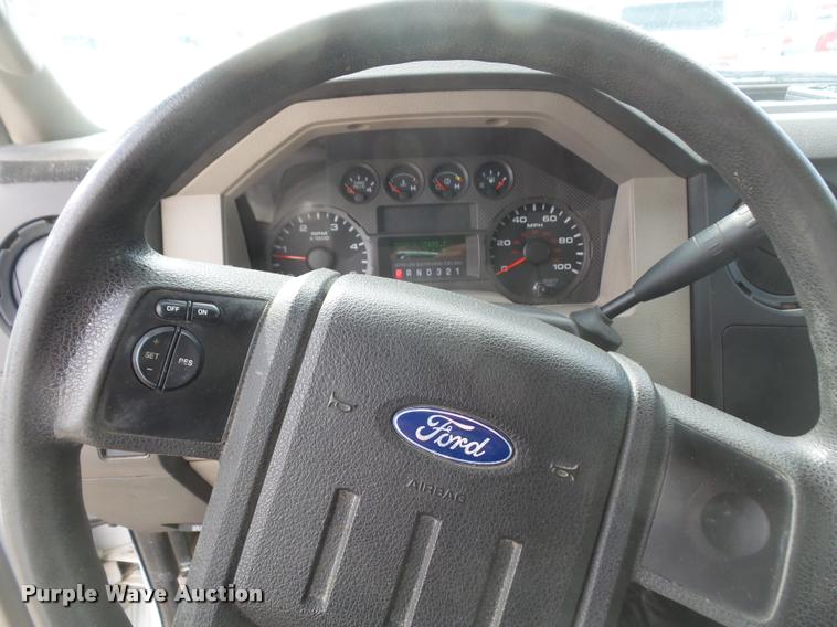 image for item DB0664 2008 Ford F550 Super Duty service truck with crane