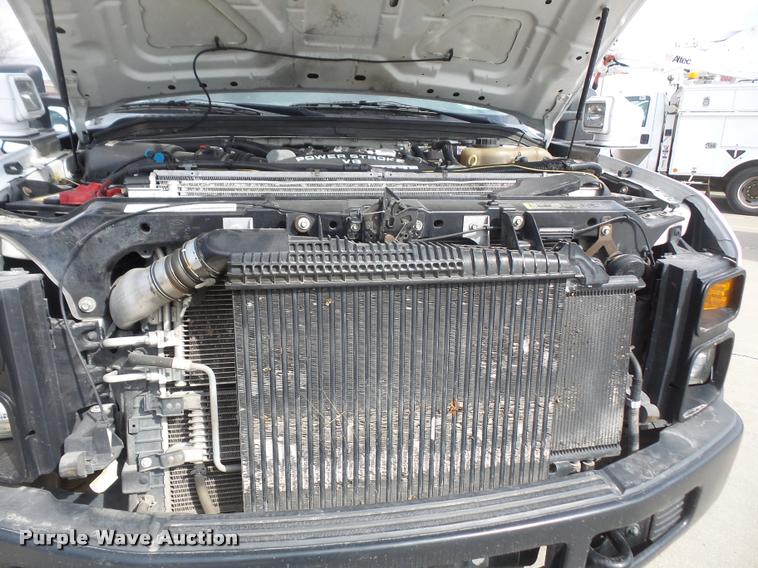 image for item DB0664 2008 Ford F550 Super Duty service truck with crane