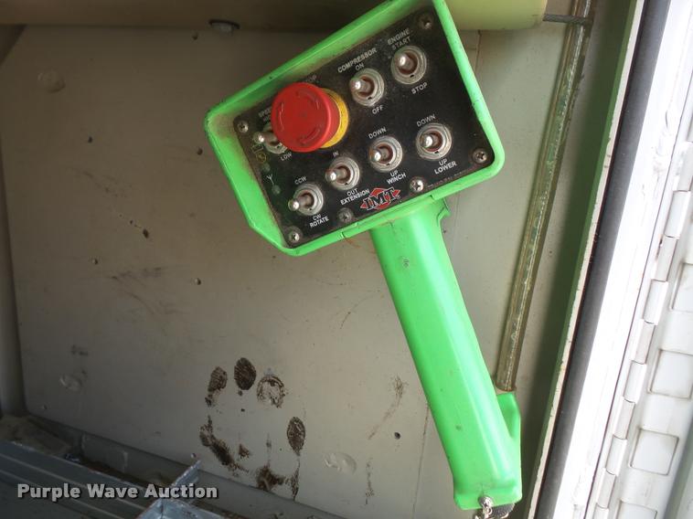 image for item DB0664 2008 Ford F550 Super Duty service truck with crane