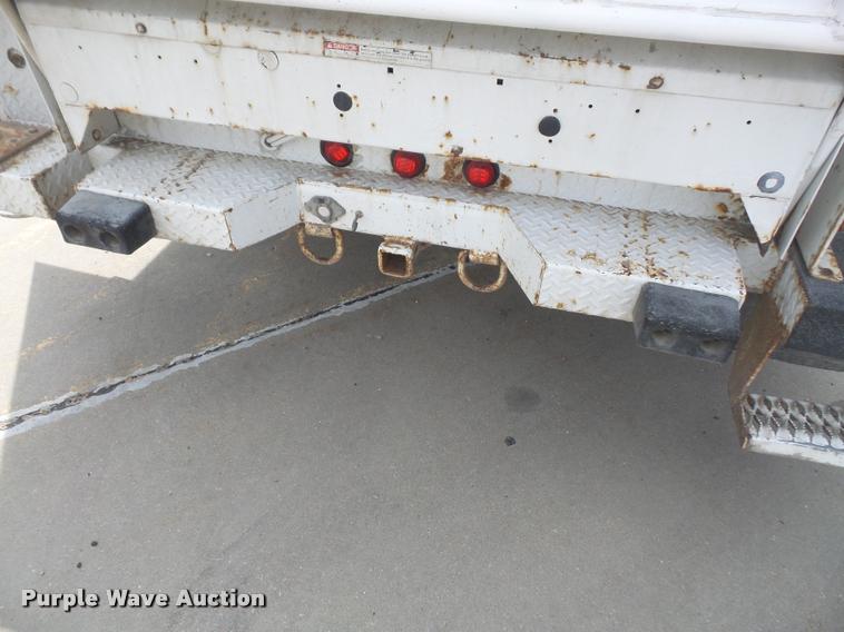 image for item DB0664 2008 Ford F550 Super Duty service truck with crane