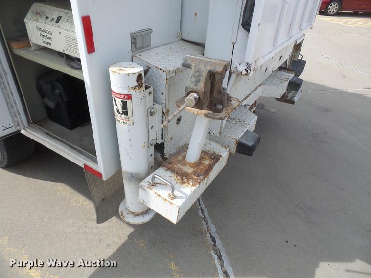 image for item DB0664 2008 Ford F550 Super Duty service truck with crane