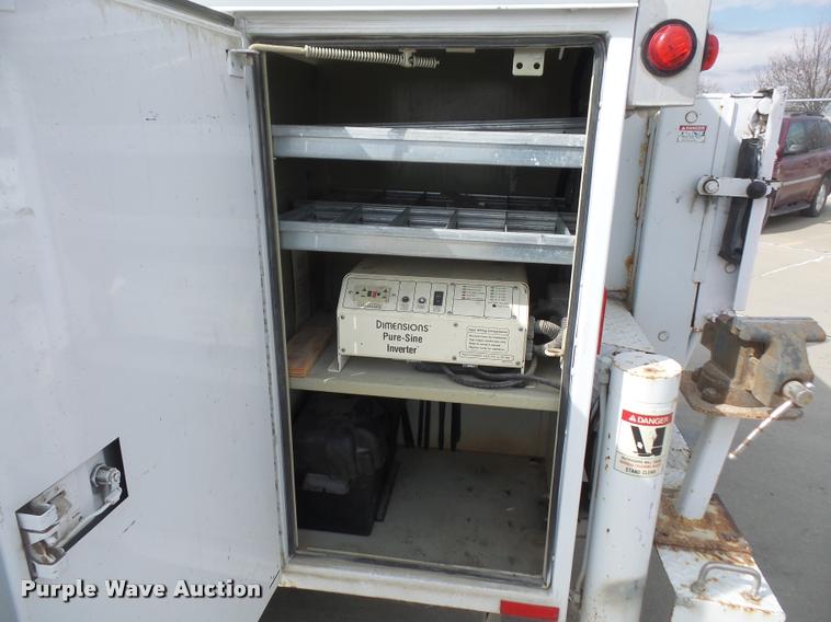 image for item DB0664 2008 Ford F550 Super Duty service truck with crane