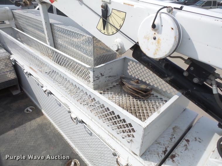 image for item DB0664 2008 Ford F550 Super Duty service truck with crane