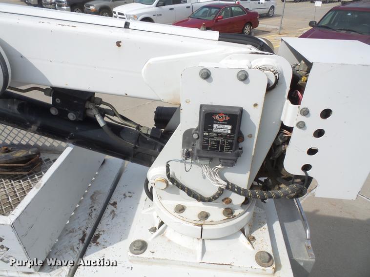 image for item DB0664 2008 Ford F550 Super Duty service truck with crane