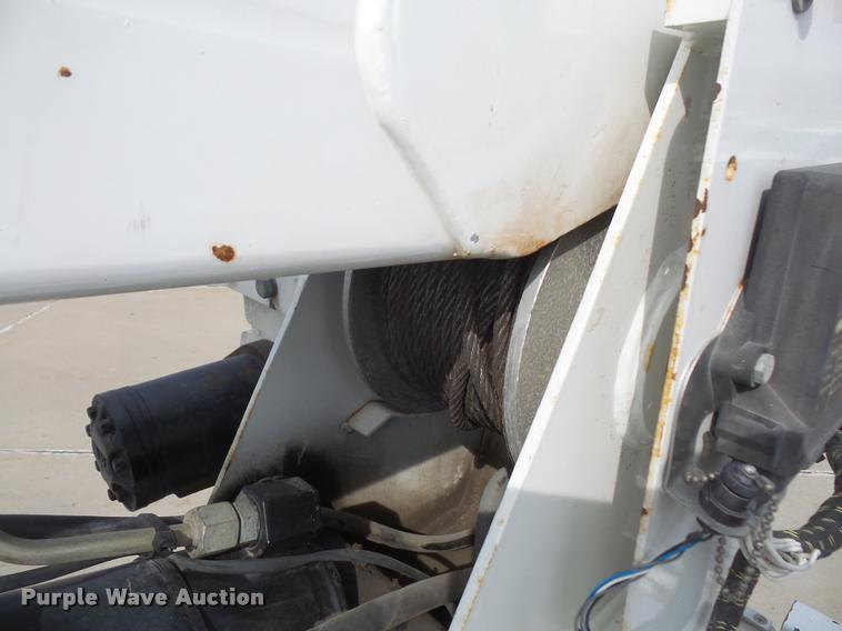 image for item DB0664 2008 Ford F550 Super Duty service truck with crane