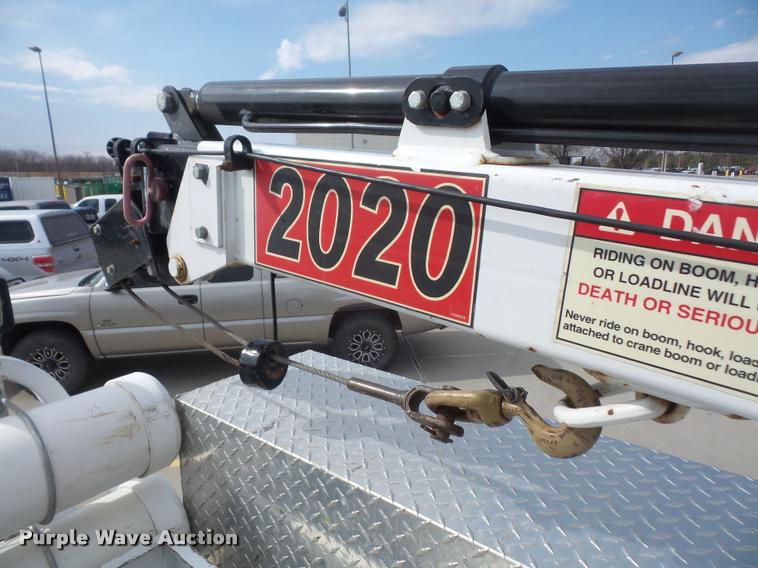 image for item DB0664 2008 Ford F550 Super Duty service truck with crane