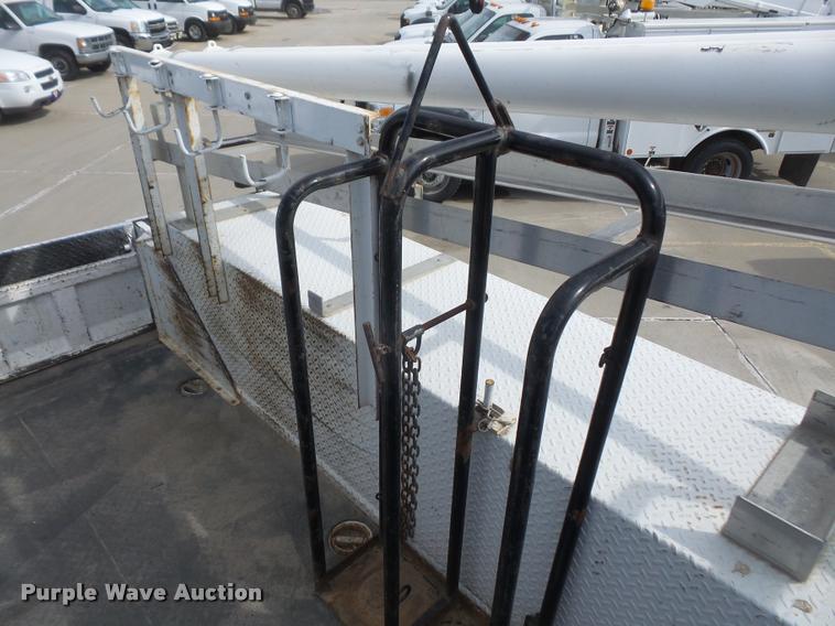 image for item DB0664 2008 Ford F550 Super Duty service truck with crane