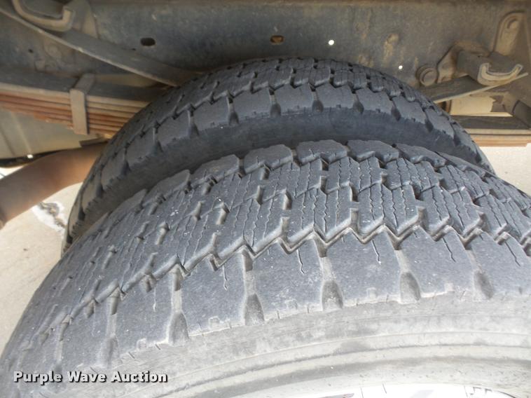 image for item DB0664 2008 Ford F550 Super Duty service truck with crane