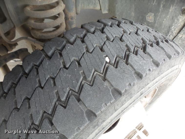 image for item DB0664 2008 Ford F550 Super Duty service truck with crane