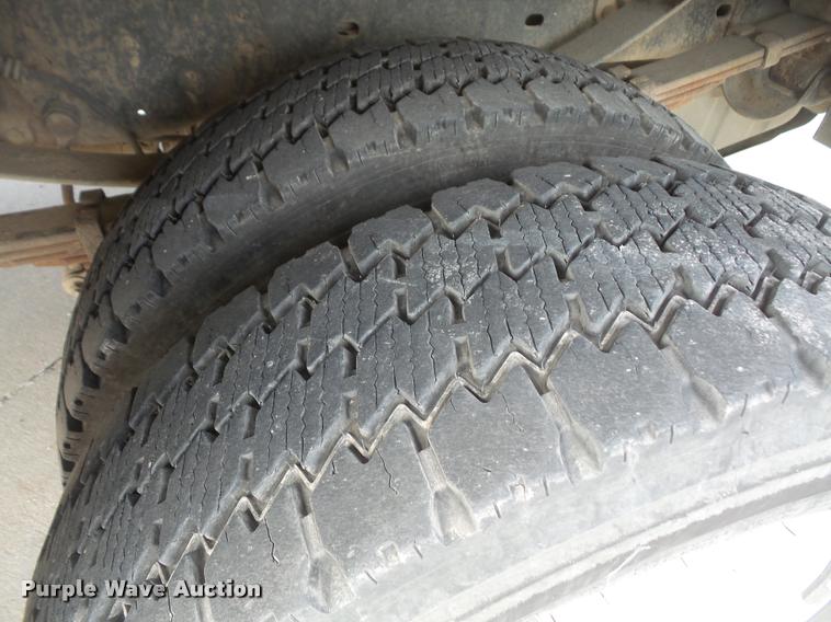 image for item DB0664 2008 Ford F550 Super Duty service truck with crane