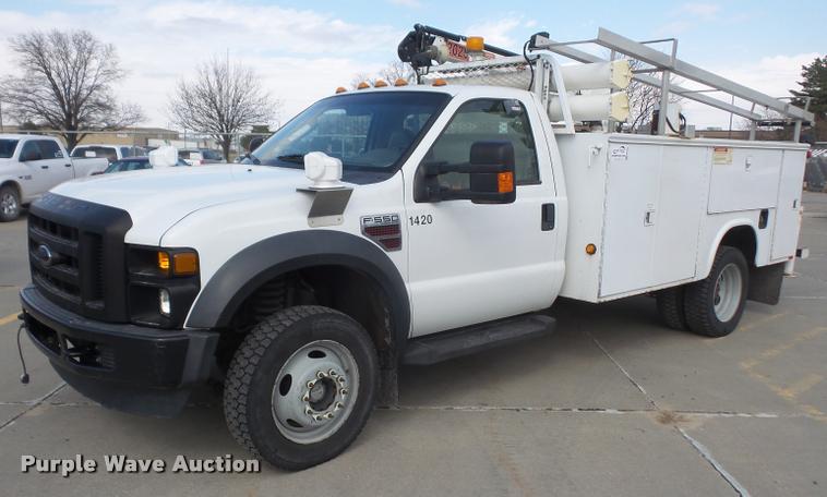 image for item DB0666 2008 Ford F550 Super Duty service truck with crane